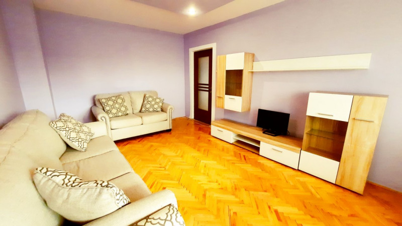 Apartament 3 camere decomandate zona Mircea cel Batran