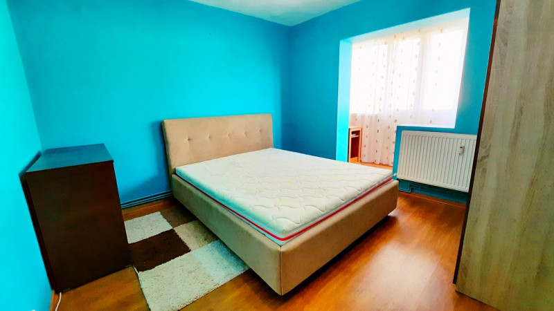 Apartament 3 camere decomandate zona Mircea cel Batran