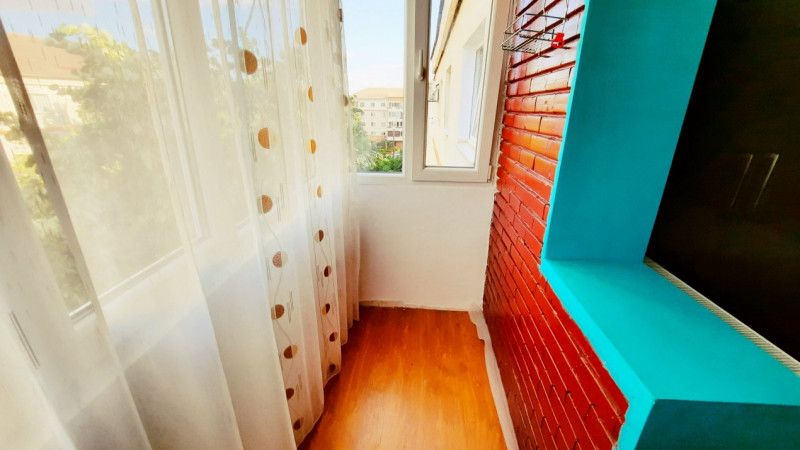 Apartament 3 camere decomandate zona Mircea cel Batran