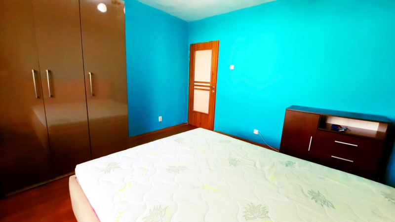 Apartament 3 camere decomandate zona Mircea cel Batran