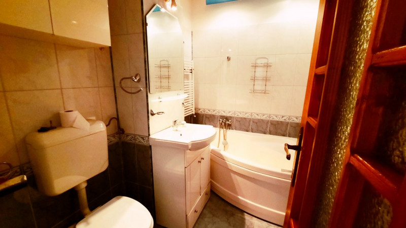 Apartament 3 camere decomandate zona Mircea cel Batran