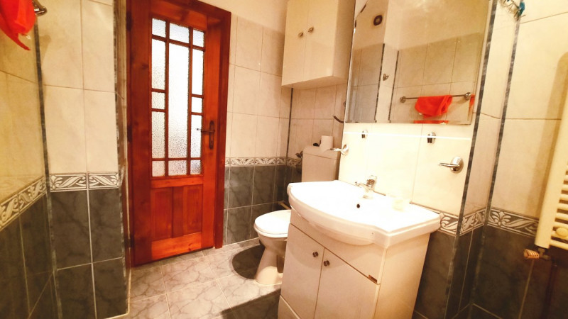 Apartament 3 camere decomandate zona Mircea cel Batran