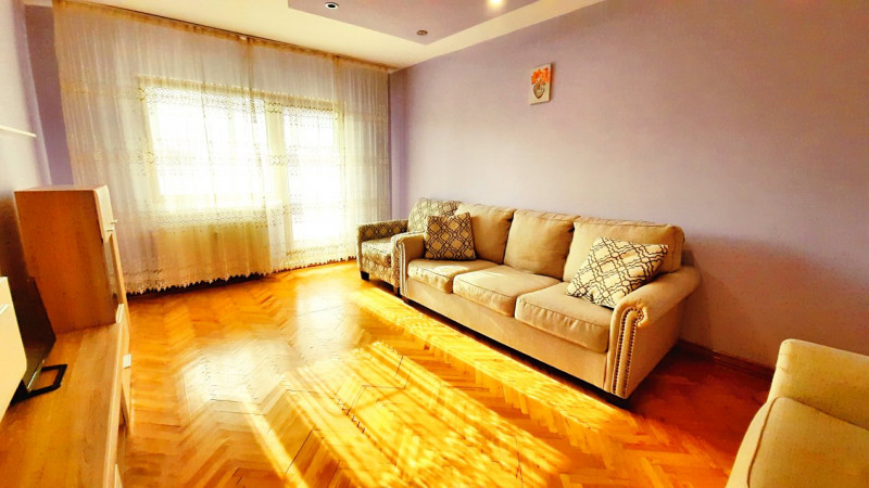 Apartament 3 camere decomandate zona Mircea cel Batran