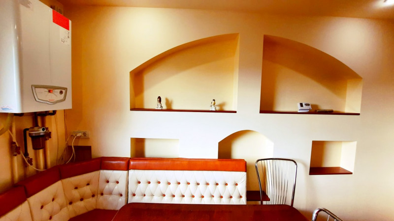 Apartament 3 camere decomandate zona Mircea cel Batran