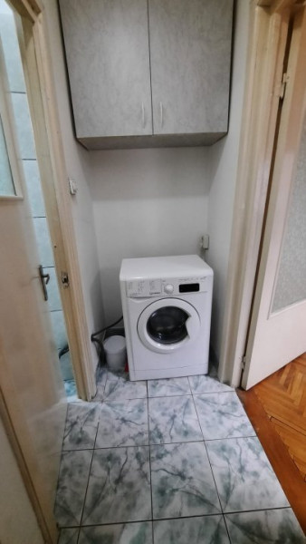 Apartament cu centrala proprie 3 camere etaj 1 zona Calea Martirilor