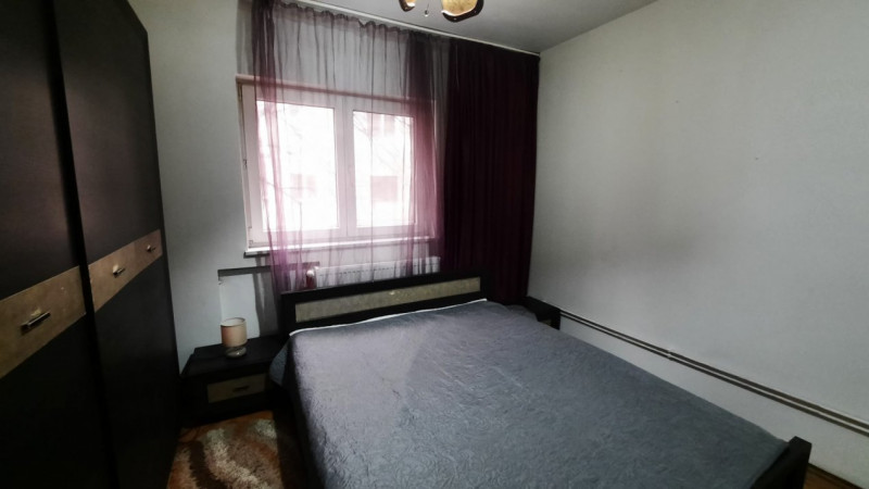 Apartament cu centrala proprie 3 camere etaj 1 zona Calea Martirilor
