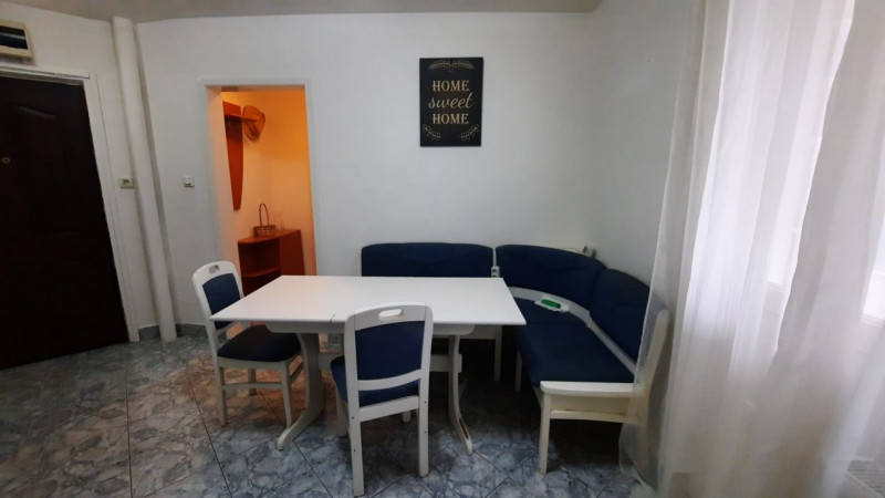 Apartament cu centrala proprie 3 camere etaj 1 zona Calea Martirilor