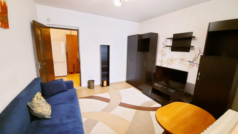 Apartament decomandat vis-a-vis de Iulius Mall - 2 camere mobilat, liber
