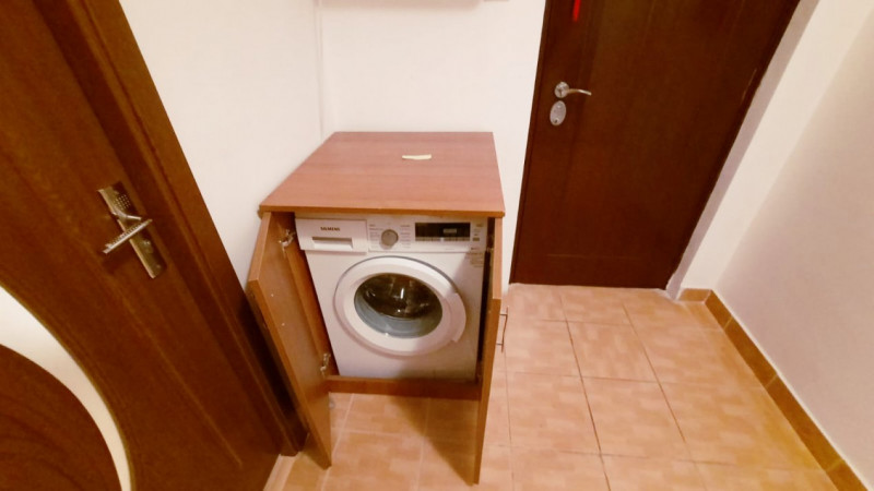 Apartament decomandat vis-a-vis de Iulius Mall - 2 camere mobilat, liber
