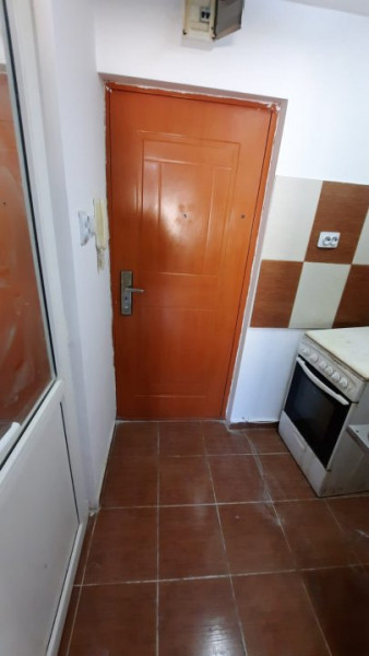Garsoniera zona Complex str Mehadia - etaj 4/5 ocupabila imediat!