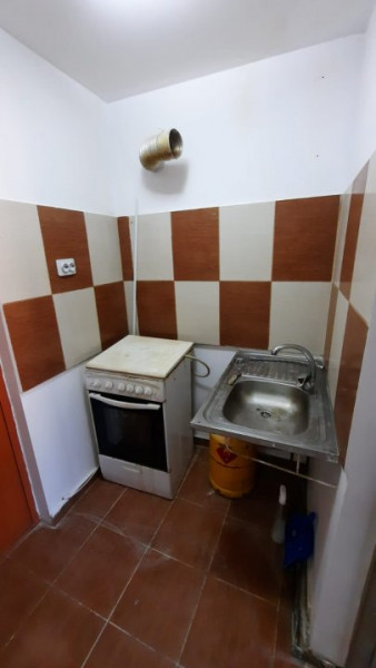 Garsoniera zona Complex str Mehadia - etaj 4/5 ocupabila imediat!