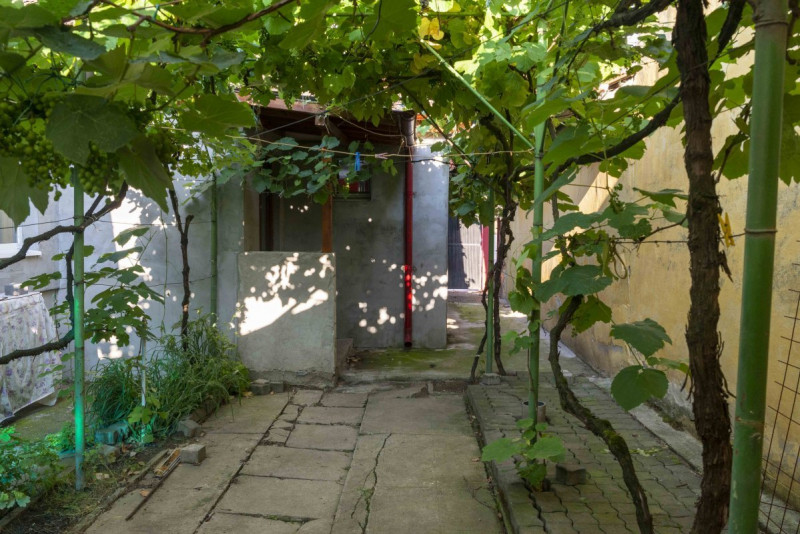 De vanzare casa 3 camere zona Crisan