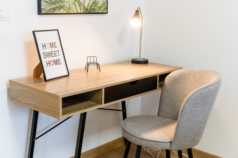 Apartament Central Renovat cu vedere in Piata Victoriei