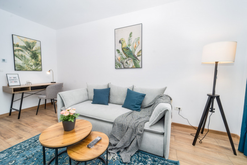 Apartament Central Renovat cu vedere in Piata Victoriei