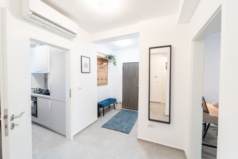 Apartament Central Renovat cu vedere in Piata Victoriei