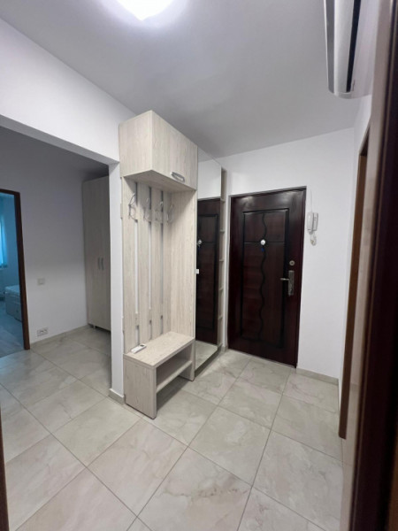 Apartament recent renovat cu Centrala proprie etaj 1 langa Parc