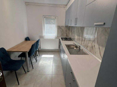 Apartament recent renovat cu Centrala proprie etaj 1 langa Parc