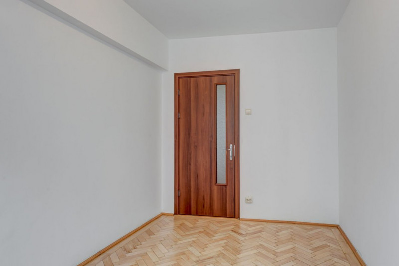 Apartament de 3 camere cu 2 bai, Bd. Ferdinand - Avrig, comision 0%!