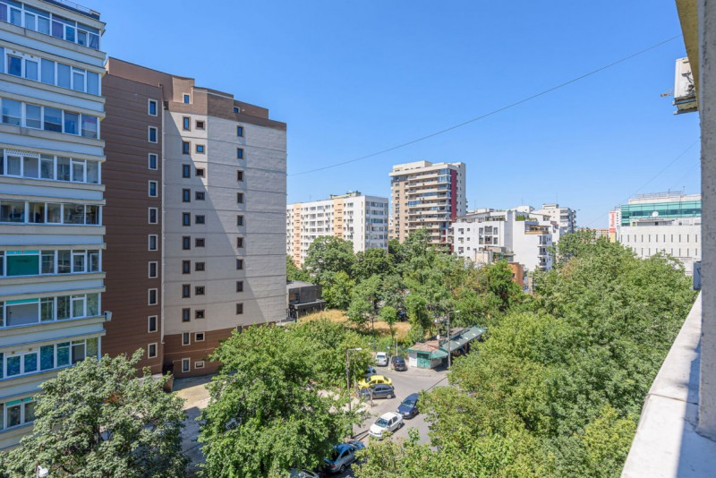 Apartament de 3 camere cu 2 bai, Bd. Ferdinand - Avrig, comision 0%!
