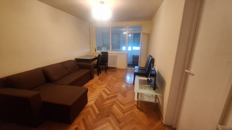 Apartament etaj 7 Torontal aproape de Mall