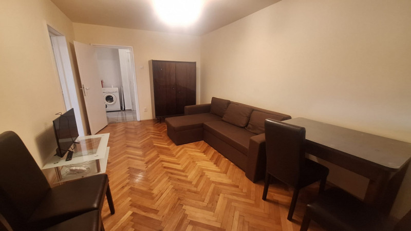 Apartament etaj 7 Torontal aproape de Mall