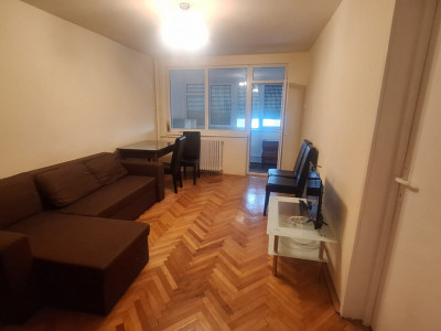 Apartament etaj 7 Torontal aproape de Mall