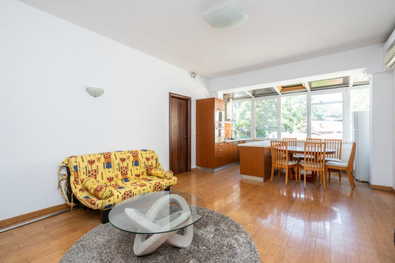 De vanzare apartament 3 camere Unirii - Camera de Comert