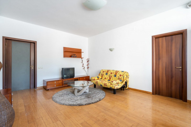 De vanzare apartament 3 camere Unirii - Camera de Comert