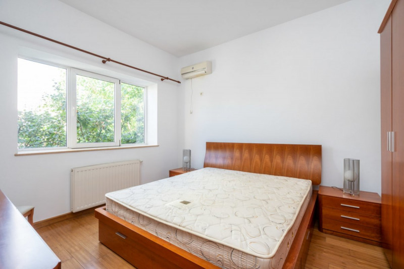 De vanzare apartament 3 camere Unirii - Camera de Comert