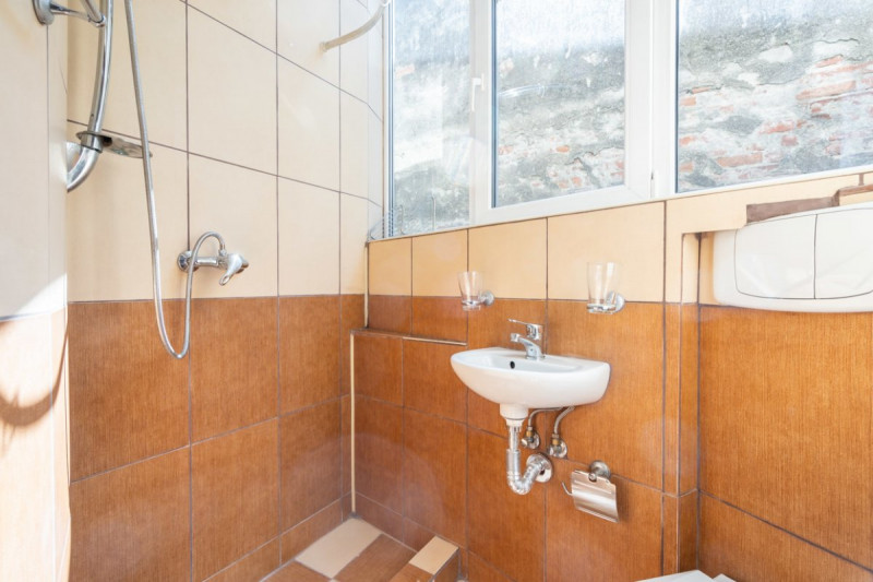 De vanzare apartament 3 camere Unirii - Camera de Comert