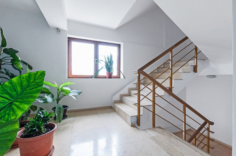 Apartament spatios si excelent pozitionat, loc de parcare in curte, Otopeni!