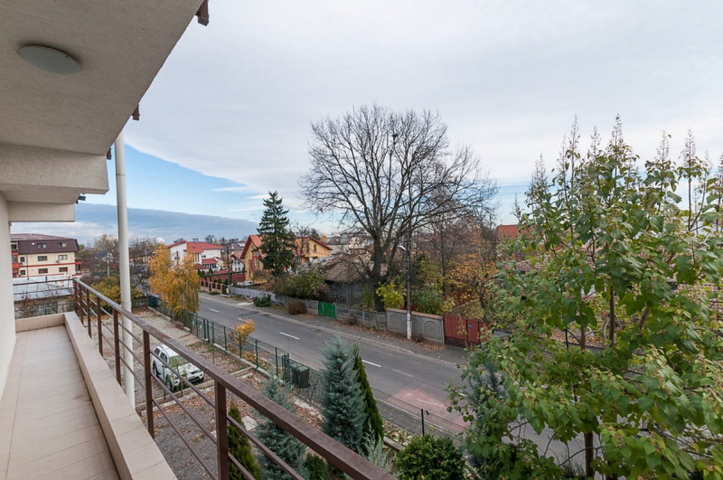 Apartament spatios si excelent pozitionat, loc de parcare in curte, Otopeni!