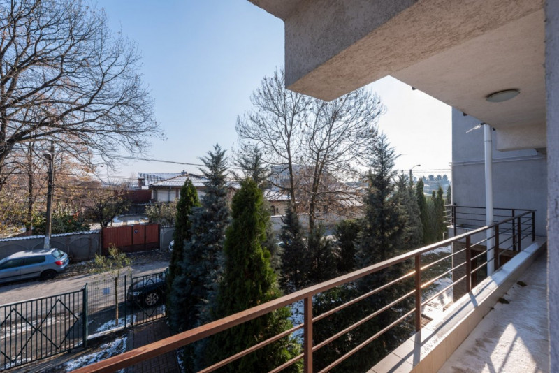Apartament spatios si excelent pozitionat, loc de parcare in curte, Otopeni!