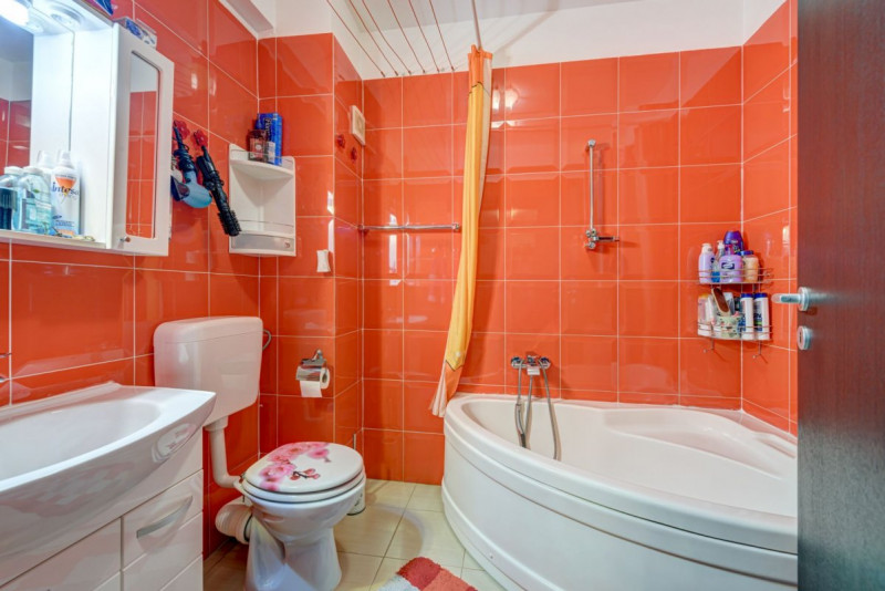 Apartament  cu 2 camere cu bucătărie mobilată