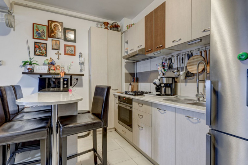 Apartament  cu 2 camere cu bucătărie mobilată