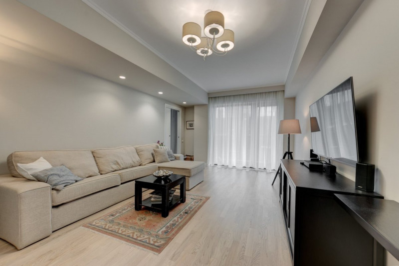 Baneasa, Aleea Privighetorilor,  Apartament unic.