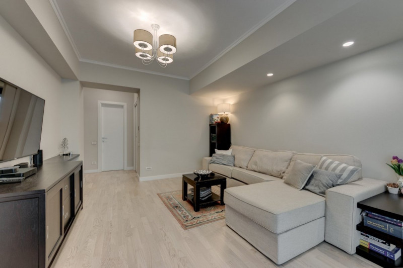 Baneasa, Aleea Privighetorilor,  Apartament unic.