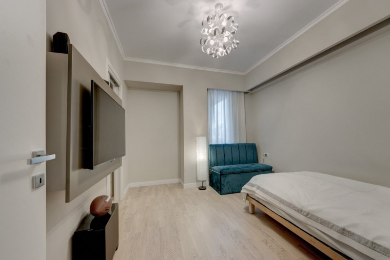 Baneasa, Aleea Privighetorilor,  Apartament unic.