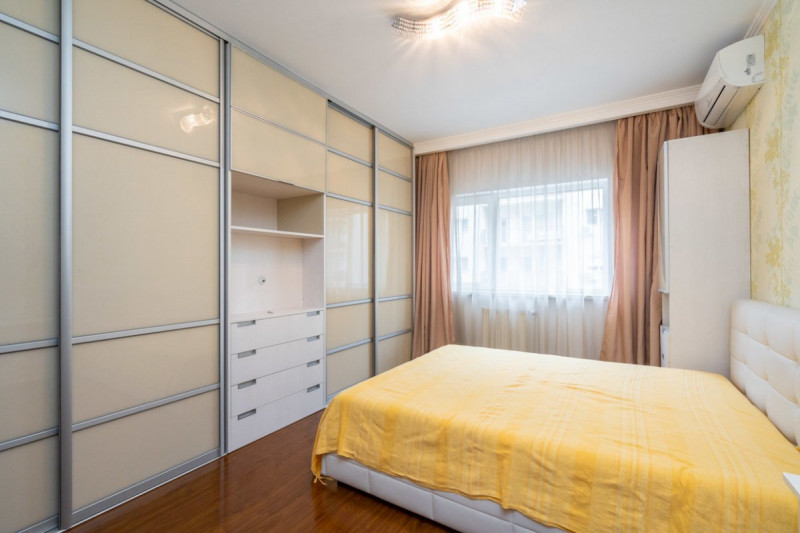 Vanzare 3 camere, spatiu verde, Complex Ten Blocks Militari