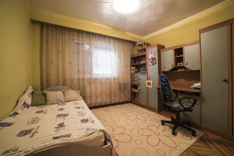 De vanzare 4 camere Str Brandusa