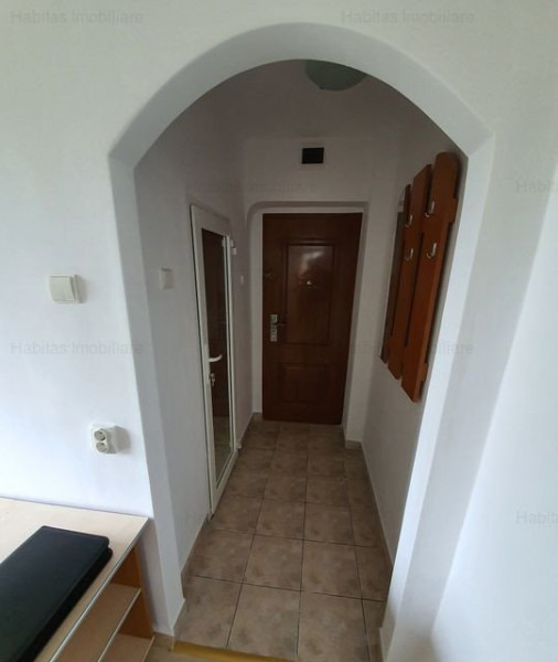 Apartament cu 2 camere strada C. Brancoveanu, etaj 3/4  