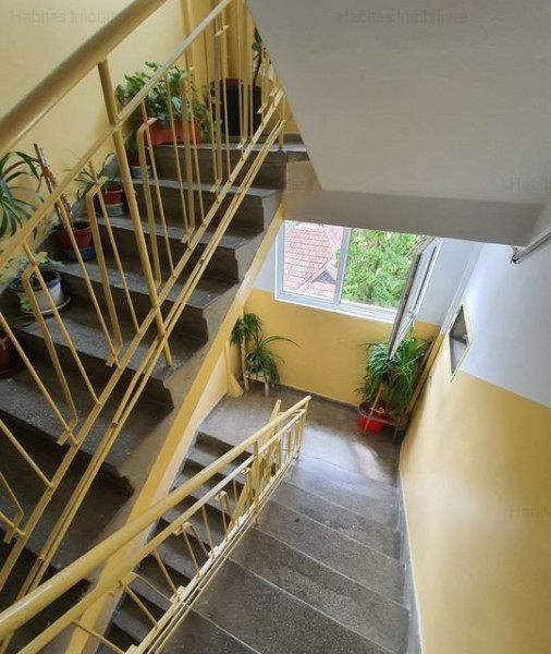 Apartament cu 2 camere strada C. Brancoveanu, etaj 3/4  