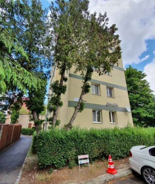 Apartament cu 2 camere strada C. Brancoveanu, etaj 3/4  
