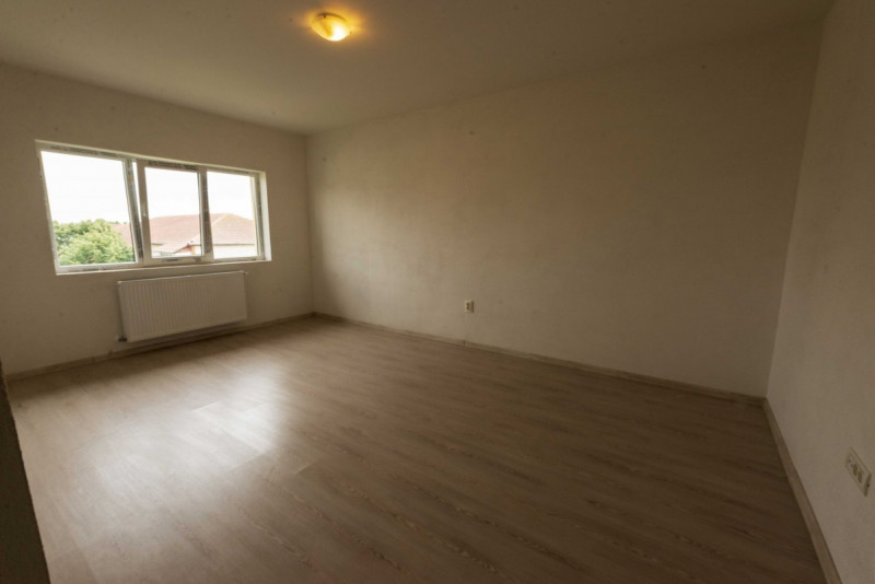 De vanzare apartament 3 camere Girocului