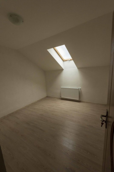 De vanzare apartament 3 camere Girocului