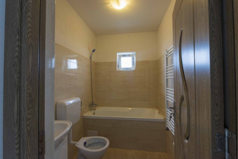 De vanzare apartament 3 camere Girocului