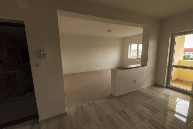 De vanzare apartament 3 camere Girocului