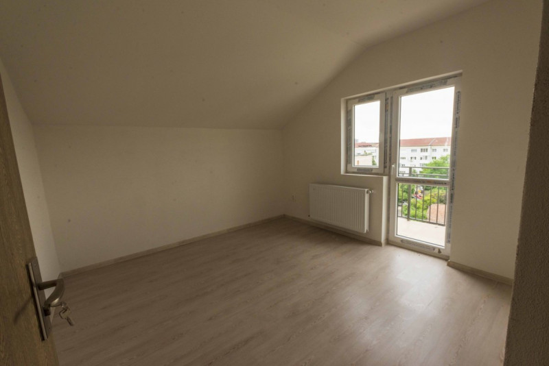 De vanzare apartament 3 camere Girocului