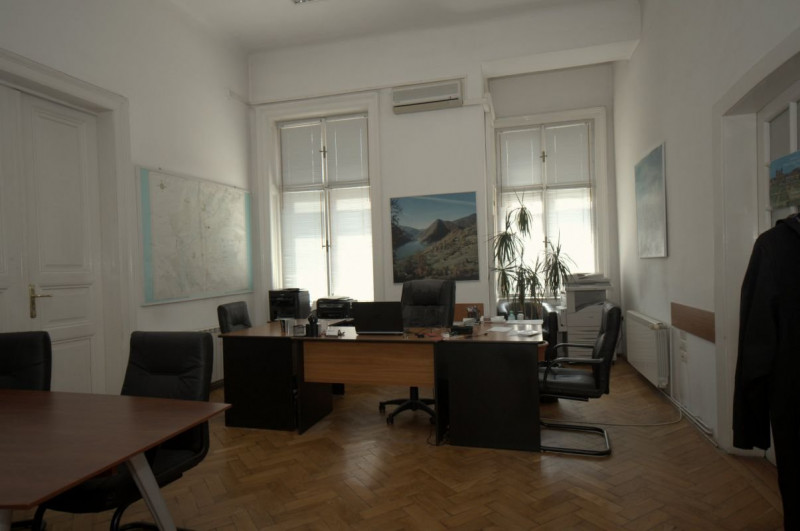Apartament 5 camere ideal birouri -Piata Unirii