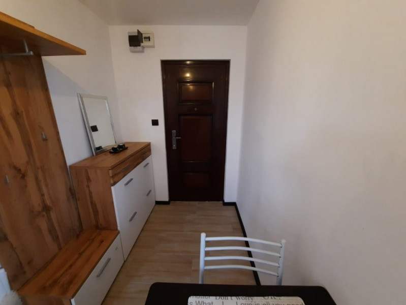 Apartament 1 camera decomandata zona Shoping City Sagului, mobilat complet